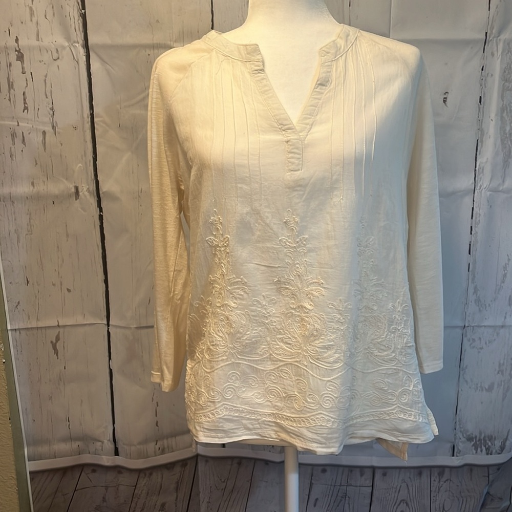 RETRO-ology women’s top, cream in color medium